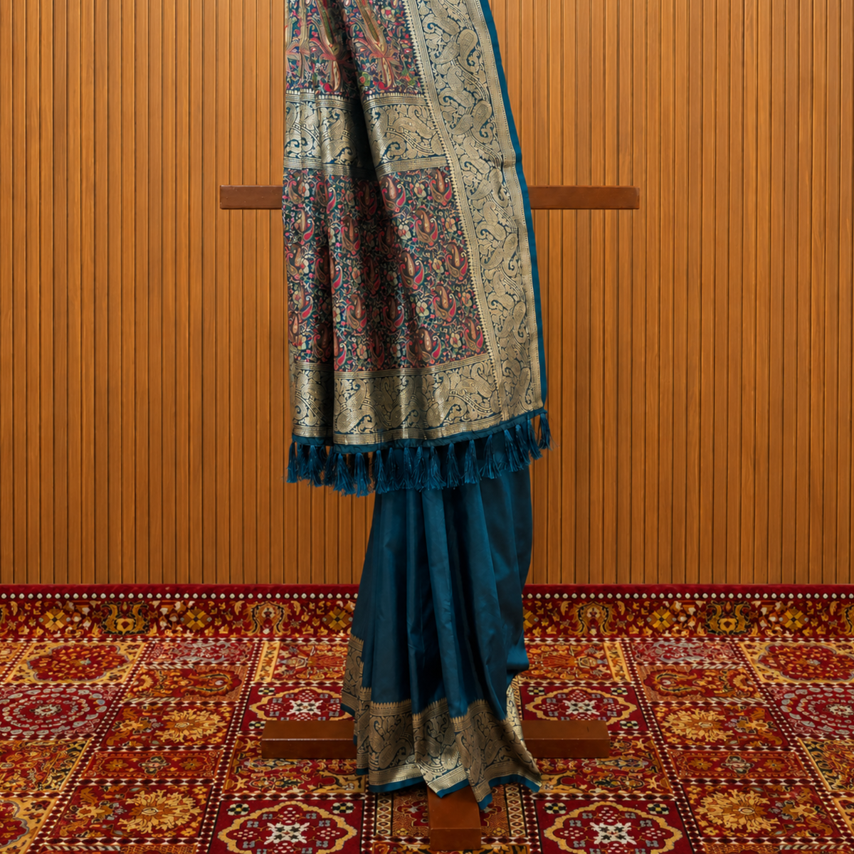 Midnight Elegance: Royal Navy Blue Silk Saree with Figurative Art Pallu